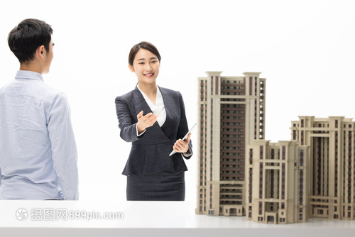 美女房产经纪活力推介明日之光楼盘